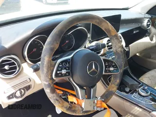 2019 Mercedes-Benz C 300 with VIN 55SWF8DB5KU311106, listed as a IAAI auction lot 42022680 with Not provided miles and . Bid and sale history available at DreamBid. Image 17.