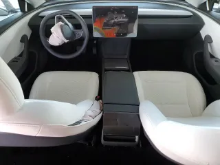 2025 Tesla Model 3 Long Range z VIN 5YJ3E1EA5SF920183, wystawiony jako Copart lot #51593705 z przebiegiem 2 224 mil mil oraz Szkoda całkowita • Salvage title. Historia ofert i sprzedaży dostępna na DreamBid. Obrazek 8.
