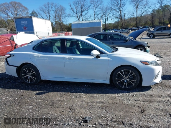 2020 Toyota Camry SE z VIN 4T1M11AK4LU383146, wystawiony jako IAAI lot #41576613 z przebiegiem 85 492 mil mil oraz . Historia ofert i sprzedaży dostępna na DreamBid. Obrazek 13.