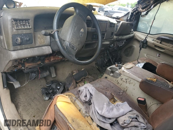 2002 Ford Super Duty F-250 XL with VIN 1FTNW21F72ED46989, listed as a Copart auction lot 57978304 with 0 mi miles and Salvage Title. Bid and sale history available at carsss.com. Image 8.