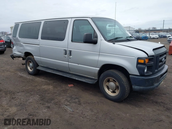 2011 Ford Econoline Passenger XL z VIN 1FBSS3BL4BDA30565, wystawiony jako IAAI lot #41718643 z przebiegiem 230 184 mil mil oraz . Historia ofert i sprzedaży dostępna na DreamBid. Obrazek 1.
