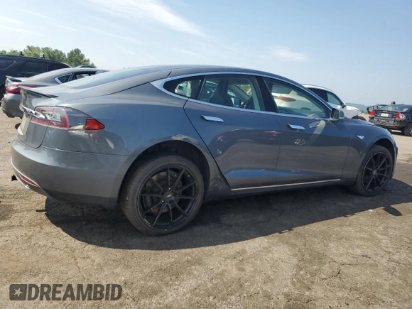 2013 Tesla Model S Performance с VIN 5YJSA1CP5DFP05260, выставлен на аукционе Copart как лот 62391945 с пробегом Не указан миль и Чистый • Clean title. История ставок и продаж доступна на DreamBid. Изображение 3.