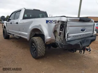 2017 Ford Super Duty F-250 SRW Lariat with VIN 1FT7W2BT1HEE08425, listed as a IAAI auction lot 41183330 with 135,894 mi miles. Bid and sale history available at carsss.com. Image 3.