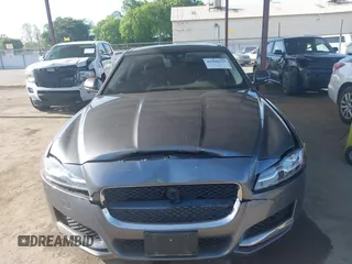 2016 Jaguar XF 35t Premium with VIN SAJBD4BV2GCY20555, listed as a IAAI auction lot 41969132 with 60,430 mi miles and . Bid and sale history available at DreamBid. Image 12.