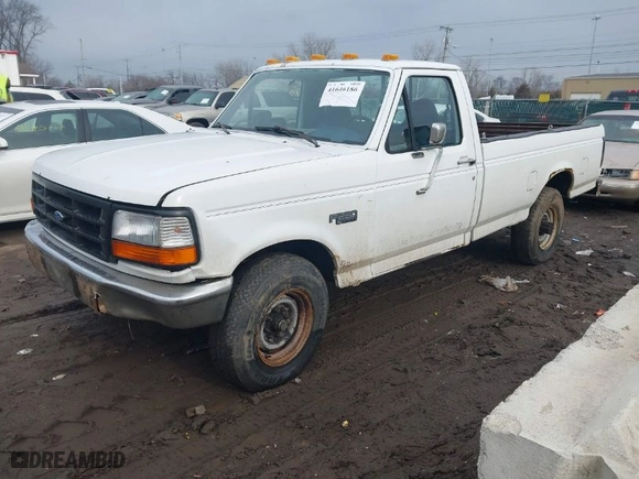 1996 Ford F-250 HD with VIN 1FTHF25HXTEA54523, listed as a IAAI auction lot 41646186 with 206,050 mi miles. Bid and sale history available at carsss.com. Image 2.