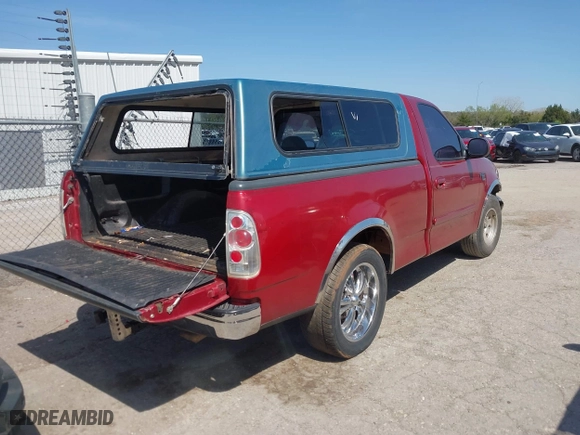 1999 Ford F-150 Work Series with VIN 1FTRF17W0XNB19833, listed as a IAAI auction lot 41993435 with 1 mi miles. Bid and sale history available at carsss.com. Image 4.