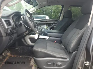 2017 Nissan Titan Platinum Reserve z VIN 1N6AA1E56HN571502, wystawiony jako Copart lot #56751155 z przebiegiem 105 017 mil mil oraz Szkoda całkowita • Salvage title. Historia ofert i sprzedaży dostępna na DreamBid. Obrazek 7.
