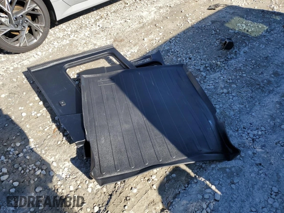 2015 Mercedes-Benz G 550 z VIN WDCYC3HF0FX231513, wystawiony jako Copart lot #89248825 z przebiegiem 150 418 mil mil oraz Szkoda całkowita • Salvage title. Historia ofert i sprzedaży dostępna na DreamBid. Obrazek 13.