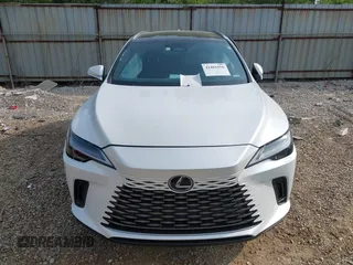 2024 Lexus RX 350h z VIN 2T2BBMCA9RC025394, wystawiony jako IAAI lot #42481956 z przebiegiem 13 910 mil mil oraz . Historia ofert i sprzedaży dostępna na DreamBid. Obrazek 13.