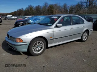 2000 BMW 5 Series 528iA with VIN WBADM6344YGV03599, listed as a Copart auction lot 45281325 with 174,667 mi miles and Salvage Title. Bid and sale history available at carsss.com. Image 1.