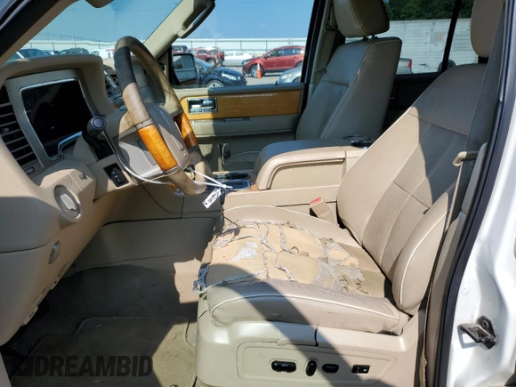 2008 Lincoln Navigator with VIN 5LMFU28598LJ00255, listed as a Copart auction lot 62189995 with 238,029 mi miles and Salvage title. Bid and sale history available at DreamBid. Image 7.