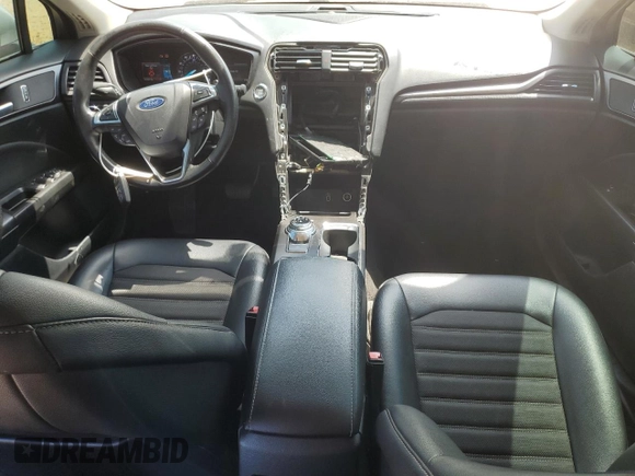 2018 Ford Fusion SE z VIN 3FA6P0HD3JR238137, wystawiony jako Copart lot #54828205 z przebiegiem 131 221 mil mil oraz Szkoda całkowita • Salvage title. Historia ofert i sprzedaży dostępna na DreamBid. Obrazek 8.