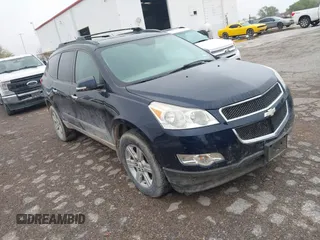 2012 Chevrolet Traverse LS z VIN 1GNKRFED3CJ351150, wystawiony jako IAAI lot #41932007 z przebiegiem 278 833 mil mil oraz . Historia ofert i sprzedaży dostępna na DreamBid. Obrazek 1.