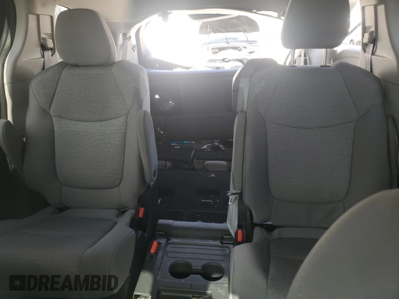 2024 Toyota Sienna LE with VIN 5TDKSKFC0RS114798, listed as a Copart auction lot 48045455 with 26,350 mi miles and Salvage Title. Bid and sale history available at carsss.com. Image 10.