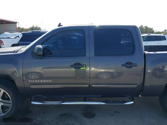 2011 Chevrolet Silverado 1500 LS with VIN 3GCPCREA2BG299534, listed as a IAAI auction lot 40703559 with 148,717 mi miles. Bid and sale history available at carsss.com. Image 14.