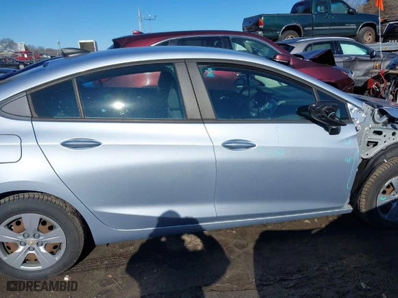 2018 Chevrolet Cruze LS with VIN 1G1BC5SMXJ7223452, listed as a IAAI auction lot 41412639 with 70,302 mi miles. Bid and sale history available at carsss.com. Image 13.