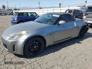 2004 Nissan 350Z Enthusiast z VIN JN1AZ36D34T110490, wystawiony jako Copart lot #57863915 z przebiegiem 139 757 mil mil oraz Szkody całkowita. Historia ofert i sprzedaży dostępna na DreamBid. Obrazek 1.