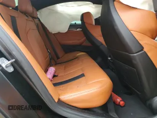 2021 BMW M5 z VIN WBS83CH04MCG92781, wystawiony jako Copart lot #52568153 z przebiegiem 29 528 mil mil oraz . Historia ofert i sprzedaży dostępna na DreamBid. Obrazek 10.