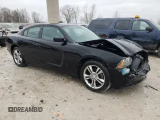 2013 Dodge Charger SXT z VIN 2C3CDXJG1DH678753, wystawiony jako Copart lot #50036355 z przebiegiem 161 158 mil mil oraz Czysty tytuł • Clean title. Historia ofert i sprzedaży dostępna na DreamBid. Obrazek 4.