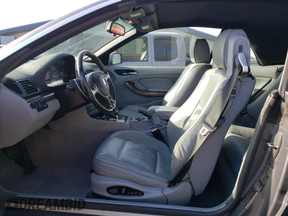 2001 BMW 3 Series 325Ci with VIN WBABS33461JY57192, listed as a Copart auction lot 83082904 with 189,529 mi miles and Salvage Title. Bid and sale history available at carsss.com. Image 7.