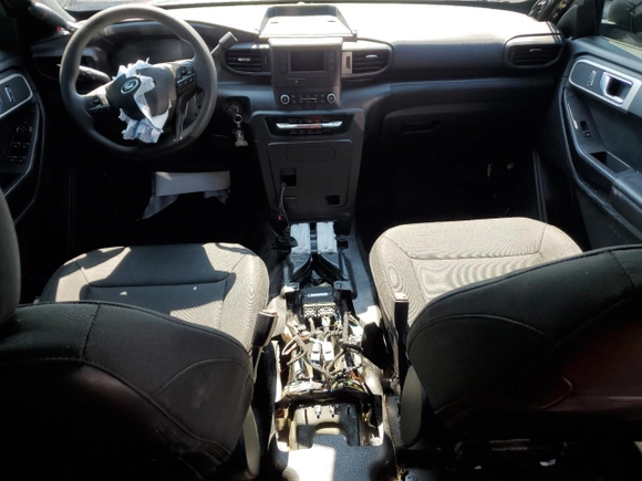 2022 Ford Police Interceptor Utility z VIN 1FM5K8AB4NGC24431, wystawiony jako Copart lot #66614844 z przebiegiem 27 336 mil mil oraz Szkoda całkowita • Salvage title. Historia ofert i sprzedaży dostępna na DreamBid. Obrazek 8.