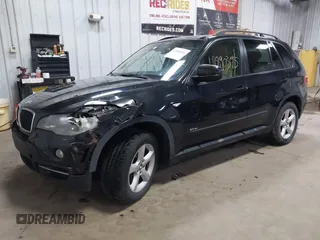 2008 BMW X5 3.0si with VIN 5UXFE43528L001685, listed as a IAAI auction lot 41890395 with 189,724 mi miles. Bid and sale history available at carsss.com. Image 2.