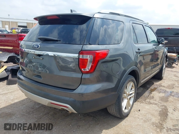 2017 Ford Explorer XLT with VIN 1FM5K7D82HGA76097, listed as a IAAI auction lot 42242169 with Not provided miles and . Bid and sale history available at DreamBid. Image 4.