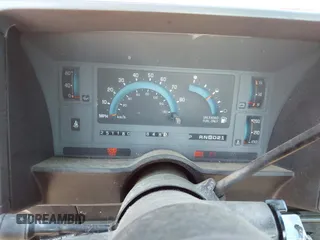1993 GMC Sonoma z VIN 1GTCS14Z5P8511110, wystawiony jako IAAI lot #42254638 z przebiegiem 251 180 mil mil oraz . Historia ofert i sprzedaży dostępna na DreamBid. Obrazek 7.