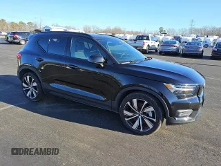2021 Volvo XC40 z VIN YV4ED3UR3M2609918, wystawiony jako Copart lot #84349024 z przebiegiem 32 934 mil mil oraz Czysty tytuł • Clean title. Historia ofert i sprzedaży dostępna na DreamBid. Obrazek 4.