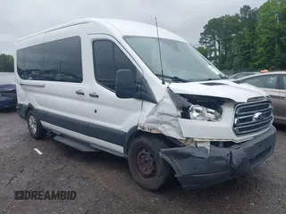 2018 Ford Transit Passenger XL z VIN 1FBAX2CM2JKA31397, wystawiony jako IAAI lot #42252424 z przebiegiem 72 434 mil mil oraz . Historia ofert i sprzedaży dostępna na DreamBid. Obrazek 1.