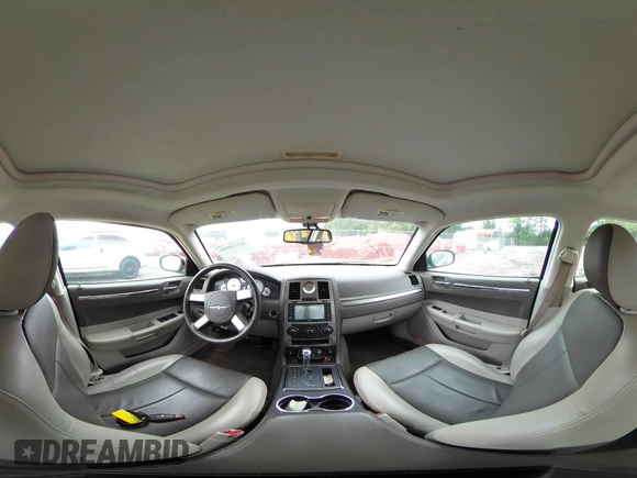 2008 Chrysler 300 Touring z VIN 2C3LA53G08H165266, wystawiony jako IAAI lot #42219596 z przebiegiem 119 141 mil mil oraz . Historia ofert i sprzedaży dostępna na DreamBid. Obrazek 18.