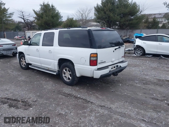 2006 GMC Yukon XL Denali with VIN 1GKFK66U86J133629, listed as a IAAI auction lot 41094116 with 208,665 mi miles. Bid and sale history available at carsss.com. Image 3.
