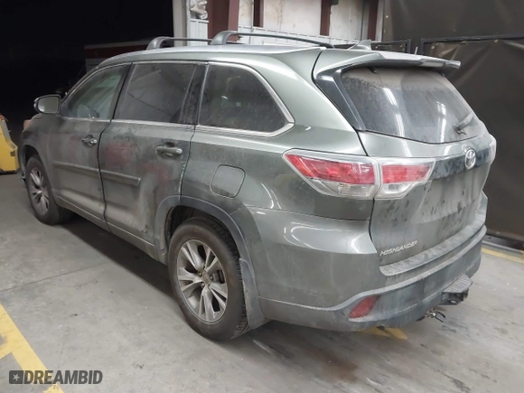 2014 Toyota Highlander XLE with VIN 5TDJKRFH1ES025381, listed as a IAAI auction lot 41494104 with 187,588 mi miles. Bid and sale history available at carsss.com. Image 3.
