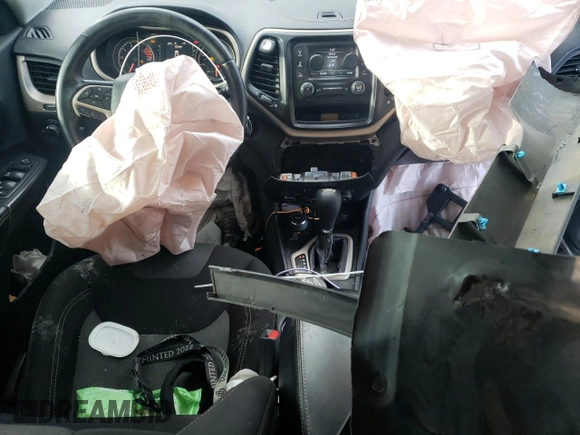 2017 Jeep Cherokee Altitude с VIN 1C4PJMAS7HW531983, выставлен на аукционе Copart как лот 55835855 с пробегом 111 511 миль миль и Списание • Salvage title. История ставок и продаж доступна на DreamBid. Изображение 8.