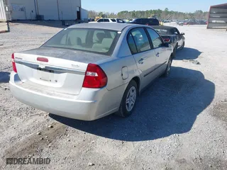 2004 Chevrolet Malibu with VIN 1G1ZS52F64F200389, listed as a IAAI auction lot 41759597 with 178,924 mi miles. Bid and sale history available at carsss.com. Image 4.