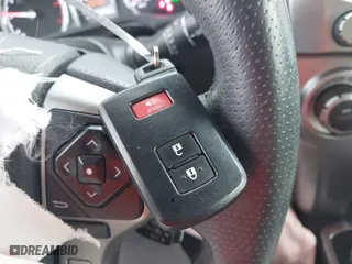 2020 Toyota 4Runner SR5 with VIN JTEBU5JR2L5822163, listed as a IAAI auction lot 41352311 with 100,418 mi miles. Bid and sale history available at carsss.com. Image 11.