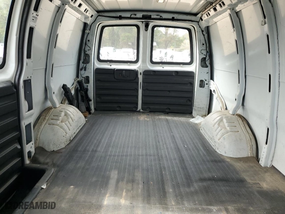 2008 Chevrolet Express Cargo Van with VIN 1GCFG15X381100357, listed as a Copart auction lot 45033105 with 72,226 mi miles and Salvage Title. Bid and sale history available at carsss.com. Image 10.