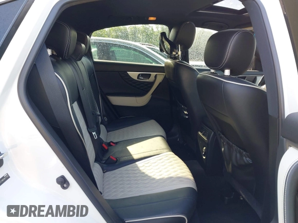 2017 Infiniti QX70 with VIN JN8CS1MW0HM411905, listed as a IAAI auction lot 42136954 with 84,146 mi miles. Bid and sale history available at carsss.com. Image 8.