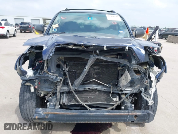 2007 Toyota 4Runner SR5 with VIN JTEZU14R070088127, listed as a IAAI auction lot 41938132 with 289,180 mi miles. Bid and sale history available at carsss.com. Image 6.