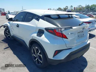 2019 Toyota C-HR XLE z VIN JTNKHMBX2K1049065, wystawiony jako IAAI lot #42226727 z przebiegiem 63 818 mil mil oraz . Historia ofert i sprzedaży dostępna na DreamBid. Obrazek 3.