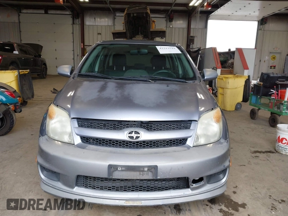 2006 Scion xA z VIN JTKKT624265011251, wystawiony jako IAAI lot #42312544 z przebiegiem 154 090 mil mil oraz . Historia ofert i sprzedaży dostępna na DreamBid. Obrazek 13.