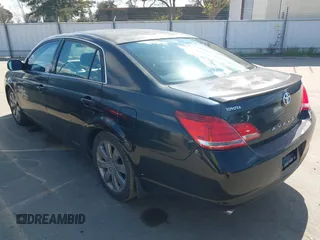 2006 Toyota Avalon XL with VIN 4T1BK36B26U135605, listed as a IAAI auction lot 41619710 with 331,815 mi miles. Bid and sale history available at carsss.com. Image 3.