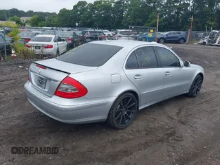 2007 Mercedes-Benz E 350 z VIN WDBUF56X87B133345, wystawiony jako IAAI lot #39859440 z przebiegiem Nie podano mil oraz . Historia ofert i sprzedaży dostępna na DreamBid. Obrazek 4.