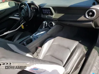 2020 Chevrolet Camaro 2SS z VIN 1G1FH1R73L0100406, wystawiony jako Copart lot #56818305 z przebiegiem 76 573 mil mil oraz Nie do naprawy • Non repairable. Historia ofert i sprzedaży dostępna na DreamBid. Obrazek 8.