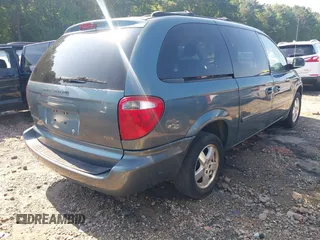 2005 Dodge Caravan SXT z VIN 2D4GP44LX5R581304, wystawiony jako IAAI lot #42709024 z przebiegiem 79 073 mil mil oraz . Historia ofert i sprzedaży dostępna na DreamBid. Obrazek 4.