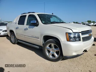2013 Chevrolet Avalanche LTZ with VIN 3GNMCGE02DG208187, listed as a Copart auction lot 52190205 with 117,186 mi miles and Clean title. Bid and sale history available at DreamBid. Image 4.