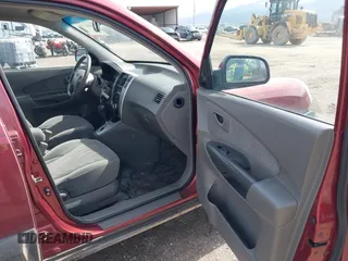 2007 Hyundai Tucson SE with VIN KM8JN72D27U615176, listed as a IAAI auction lot 41996325 with 130,396 mi miles and . Bid and sale history available at DreamBid. Image 5.