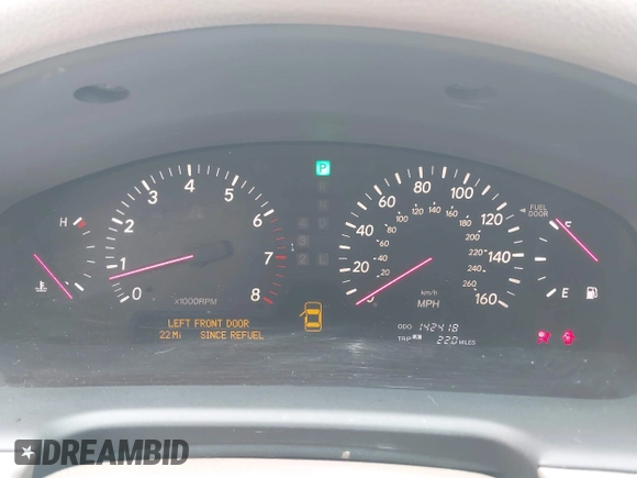 2001 Lexus LS 430 with VIN JTHBN30F110026221, listed as a IAAI auction lot 42022976 with 142,418 mi miles. Bid and sale history available at carsss.com. Image 7.