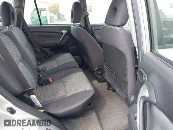 2005 Toyota RAV4 with VIN JTEHD20V350062879, listed as a IAAI auction lot 41948001 with 185,753 mi miles. Bid and sale history available at carsss.com. Image 8.