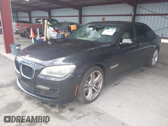 2013 BMW 7 Series 750Li с VIN WBAYE8C53DD132336, выставлен на аукционе IAAI как лот 42812991 с пробегом 174 099 миль миль и . История ставок и продаж доступна на DreamBid. Изображение 17.